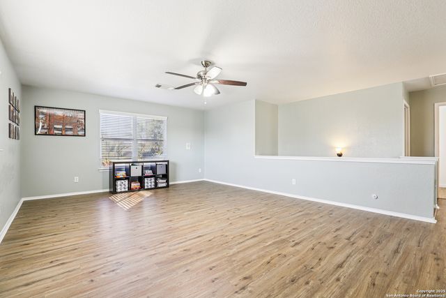 8915 Gathering Pass, Converse, TX 78109