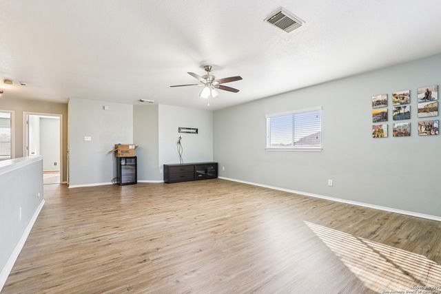 8915 Gathering Pass, Converse, TX 78109