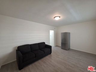 1433 Brockton Avenue 9, Los Angeles, CA 90025
