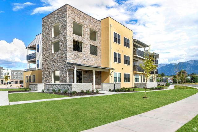 736 W W BLUE MAGIC LN, Midvale, UT 84047