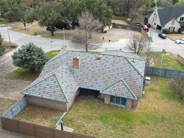 3658 Racquet Club Drive, Grand Prairie, TX 75052