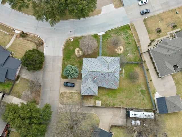 3658 Racquet Club Drive, Grand Prairie, TX 75052