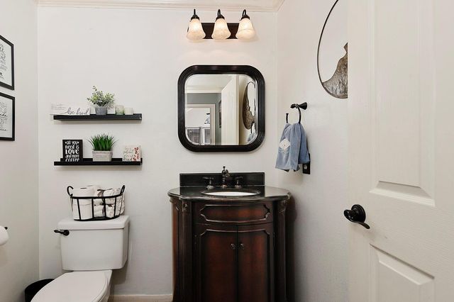 31 Bluff Creek Place, The Woodlands, TX 77382