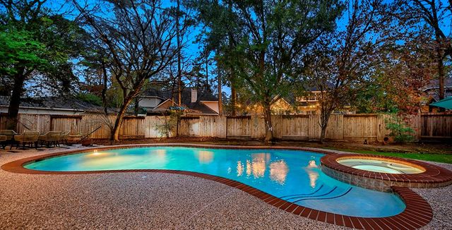 31 Bluff Creek Place, The Woodlands, TX 77382