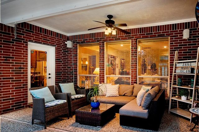 31 Bluff Creek Place, The Woodlands, TX 77382