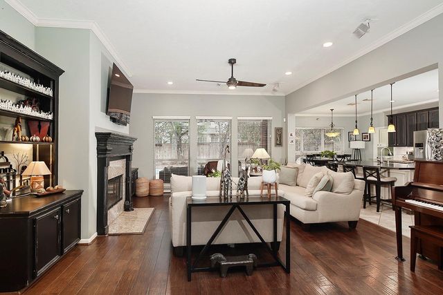 31 Bluff Creek Place, The Woodlands, TX 77382