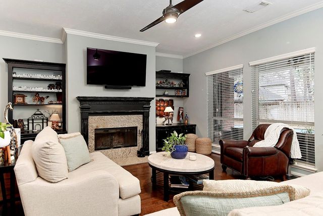 31 Bluff Creek Place, The Woodlands, TX 77382