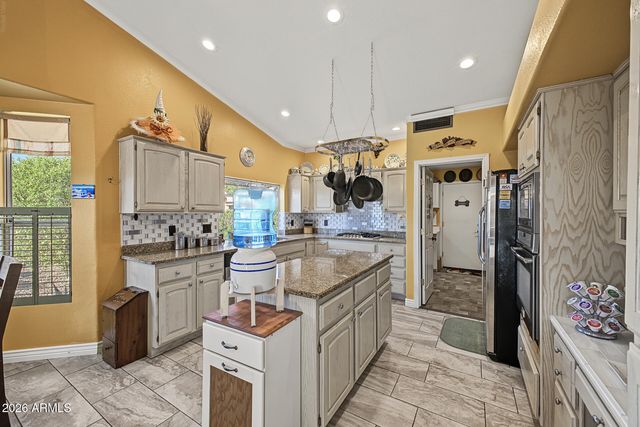 24806 S LAKEWOOD Drive, Sun Lakes, AZ 85248