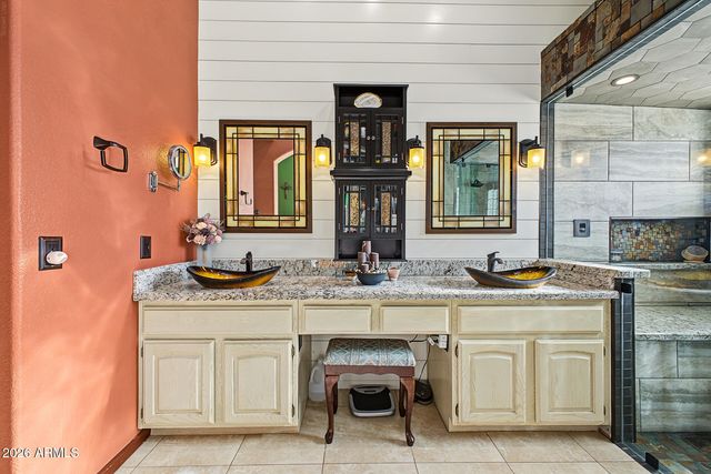 24806 S LAKEWOOD Drive, Sun Lakes, AZ 85248