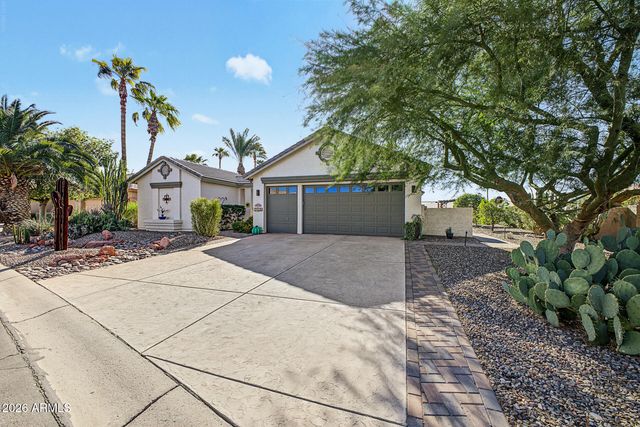 24806 S LAKEWOOD Drive, Sun Lakes, AZ 85248
