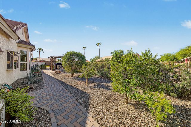 24806 S LAKEWOOD Drive, Sun Lakes, AZ 85248
