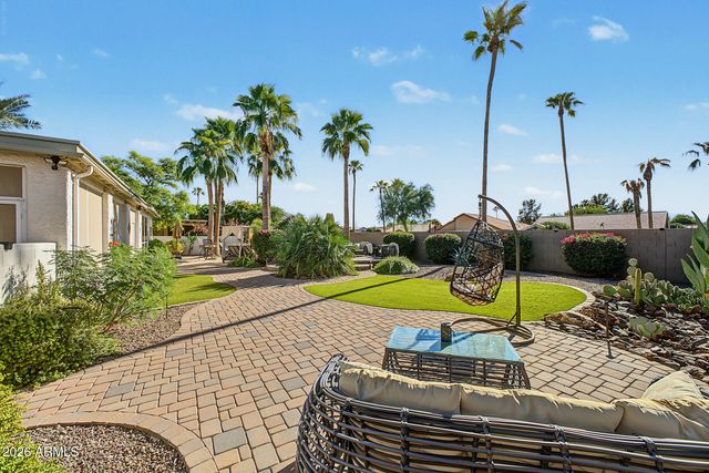 24806 S LAKEWOOD Drive, Sun Lakes, AZ 85248