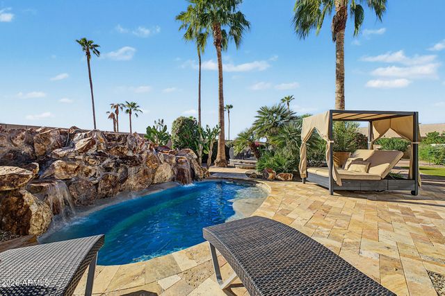 24806 S LAKEWOOD Drive, Sun Lakes, AZ 85248