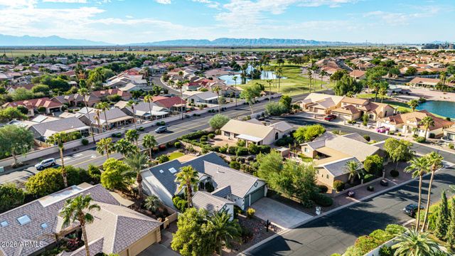 24806 S LAKEWOOD Drive, Sun Lakes, AZ 85248
