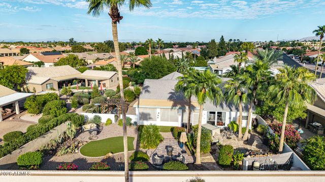 24806 S LAKEWOOD Drive, Sun Lakes, AZ 85248
