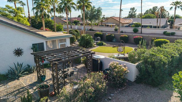 24806 S LAKEWOOD Drive, Sun Lakes, AZ 85248