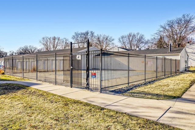 1713 Fulham Street F, Saint Paul, MN 55113