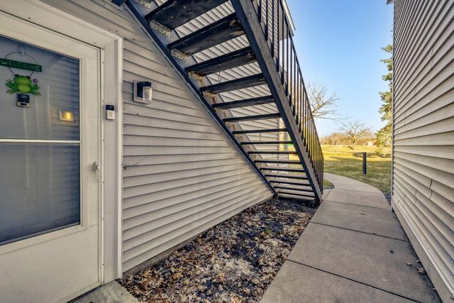 1713 Fulham Street F, Saint Paul, MN 55113