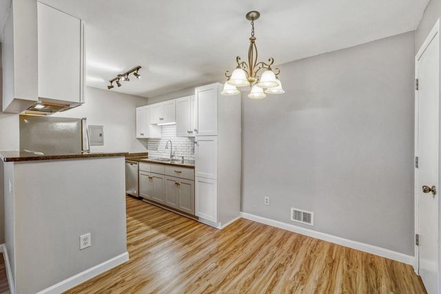 1713 Fulham Street F, Saint Paul, MN 55113