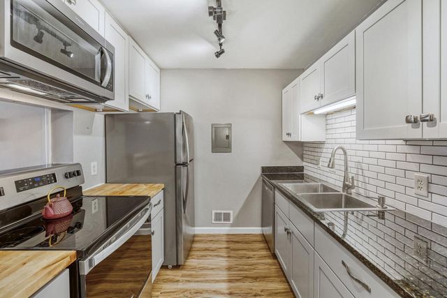 1713 Fulham Street F, Saint Paul, MN 55113