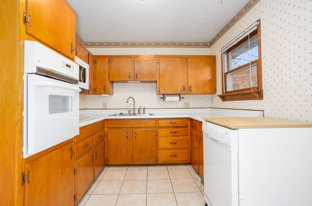 609 E Edgewood Street, Springfield, MO 65807