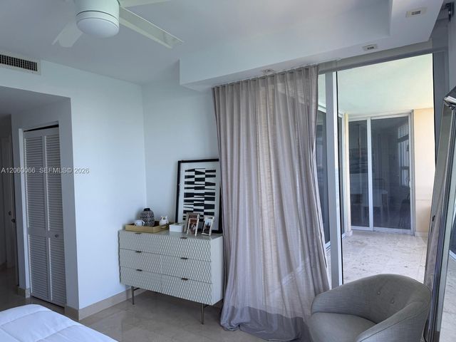 848 Brickell Key Drive 1102, Miami, FL 33131