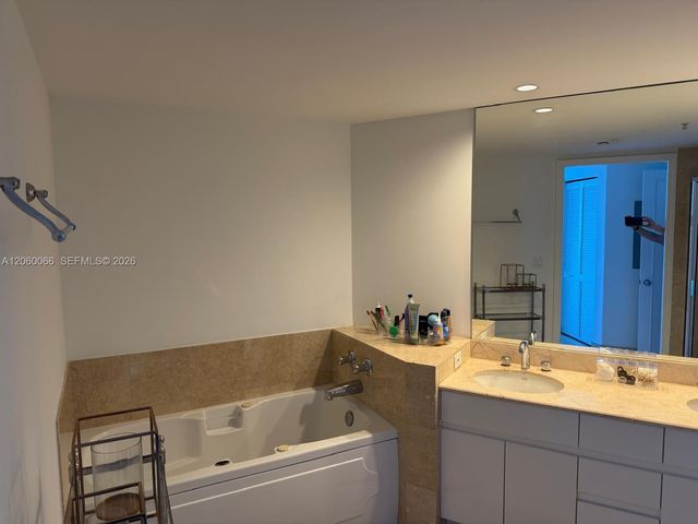 848 Brickell Key Drive 1102, Miami, FL 33131