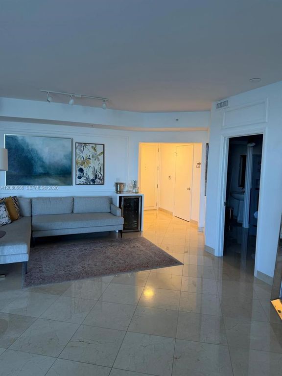 848 Brickell Key Drive 1102, Miami, FL 33131