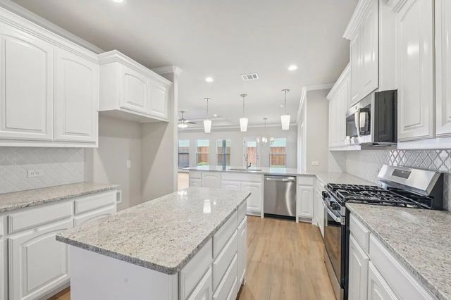 1033 Nighthawk Trail, Alvarado, TX 76009