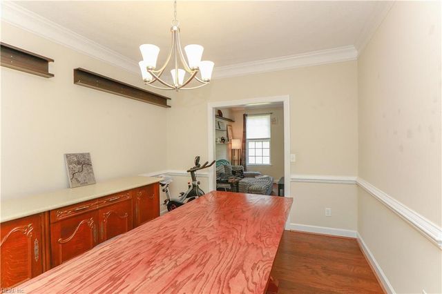 716 Old Williamsburg RD, Yorktown, VA 23690
