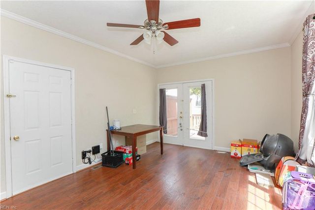 716 Old Williamsburg RD, Yorktown, VA 23690