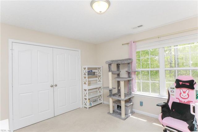 716 Old Williamsburg RD, Yorktown, VA 23690