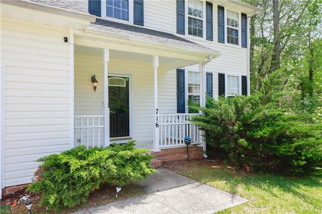 716 Old Williamsburg RD, Yorktown, VA 23690