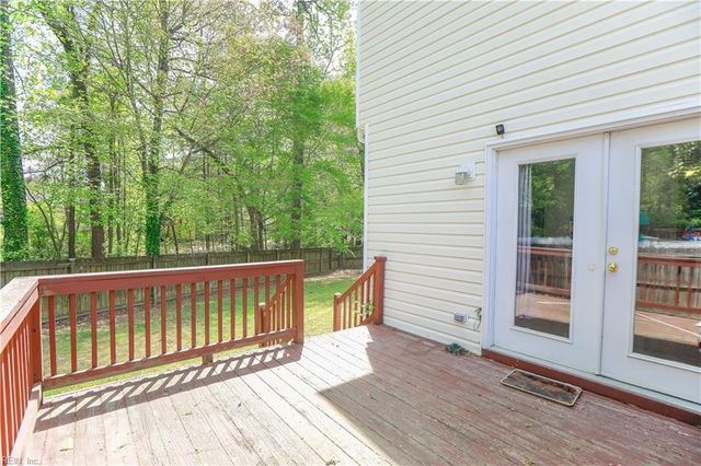 716 Old Williamsburg RD, Yorktown, VA 23690