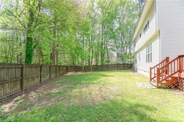 716 Old Williamsburg RD, Yorktown, VA 23690