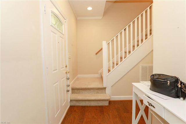 716 Old Williamsburg RD, Yorktown, VA 23690