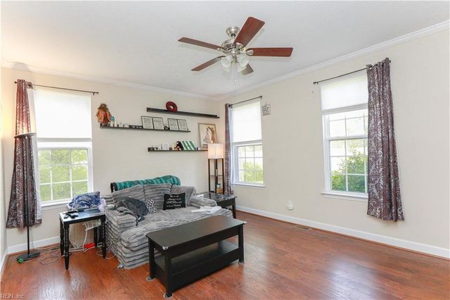 716 Old Williamsburg RD, Yorktown, VA 23690