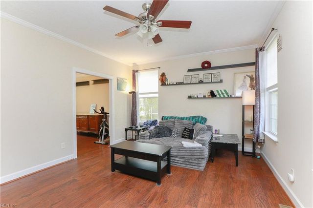716 Old Williamsburg RD, Yorktown, VA 23690