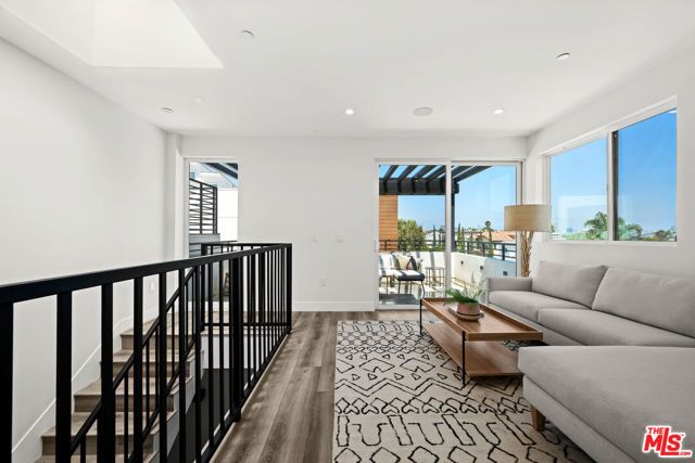 1959 Preuss Road, Los Angeles, CA 90034