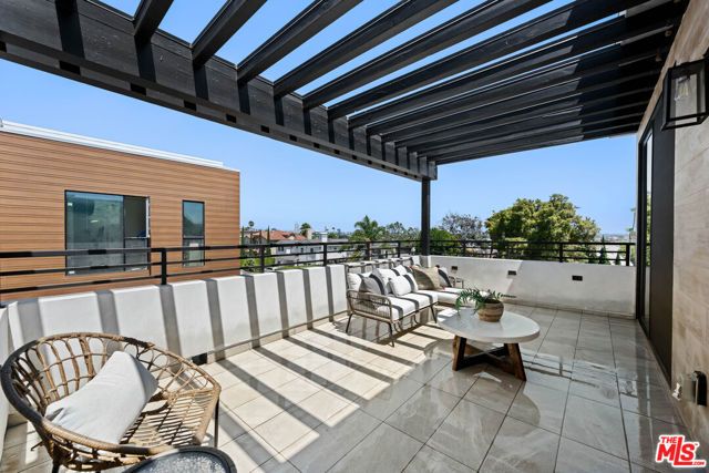 1959 Preuss Road, Los Angeles, CA 90034