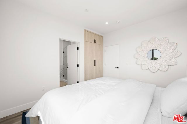 1959 Preuss Road, Los Angeles, CA 90034