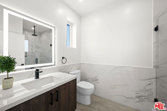 1959 Preuss Road, Los Angeles, CA 90034