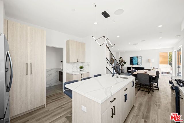 1959 Preuss Road, Los Angeles, CA 90034