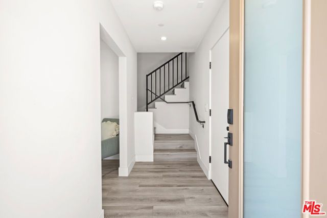 1959 Preuss Road, Los Angeles, CA 90034