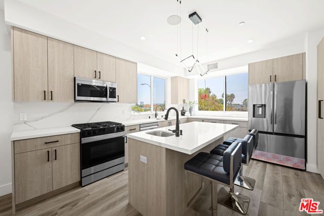 1959 Preuss Road, Los Angeles, CA 90034