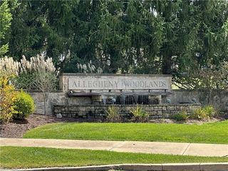 519 Dogwood Ct, Allegheny Twp, PA 15613