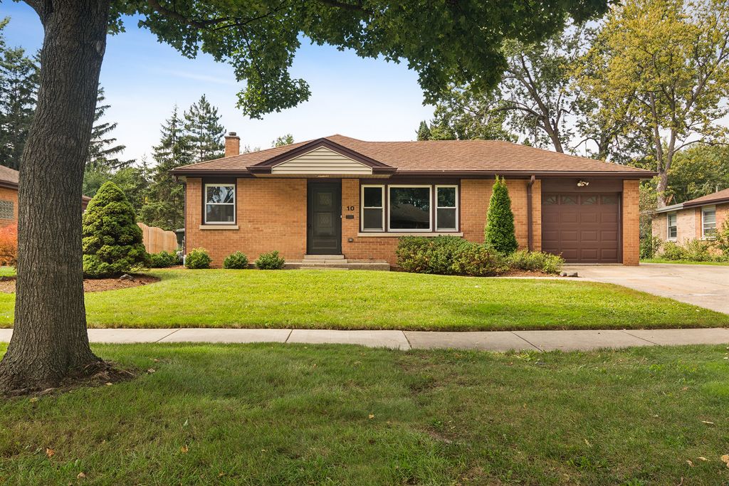 10 N School Street, Mount Prospect, IL 60056 — exterior