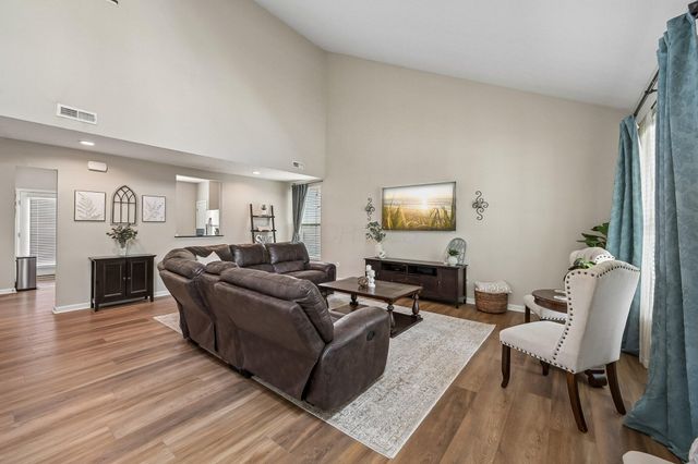 2410 Cypress Point Road, Grove City, OH 43123