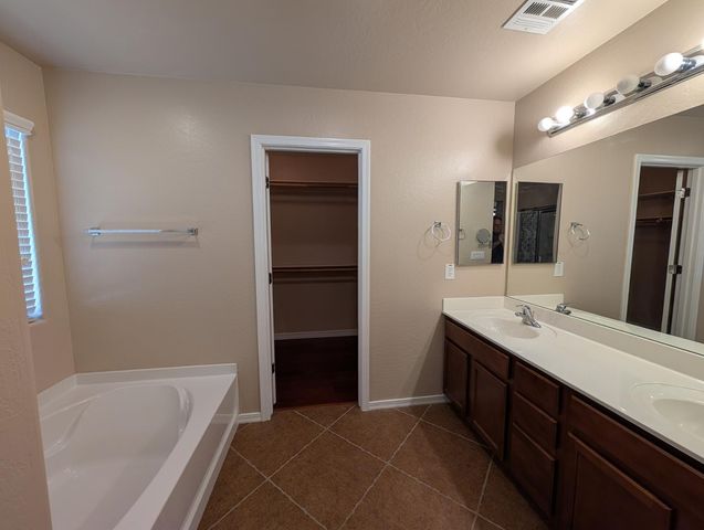 1094 W Jamaica Hope Way, San Tan Valley, AZ 85143