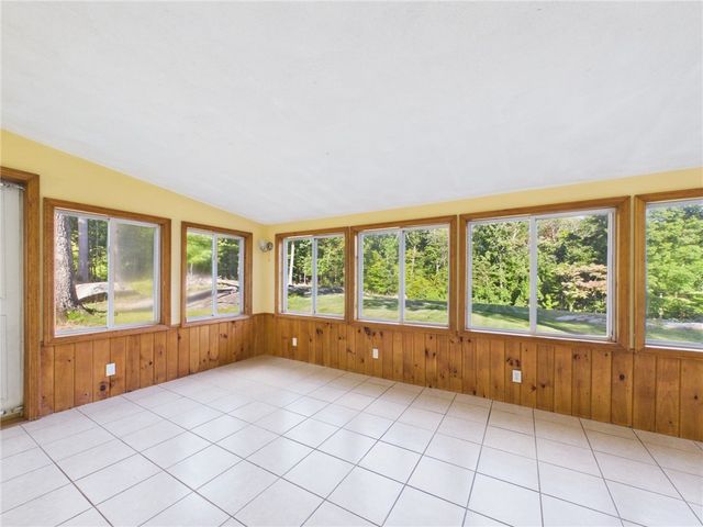 778 Hammet Road, Coventry, RI 02816